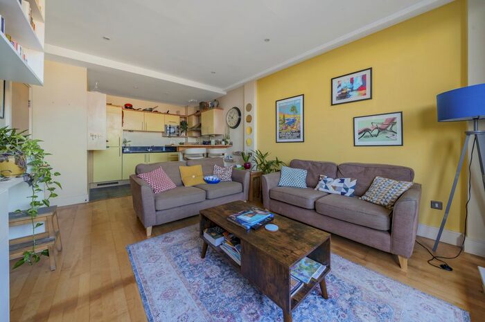 2 Bedroom Flat To Rent In Vesta Court, City Walk, SE1