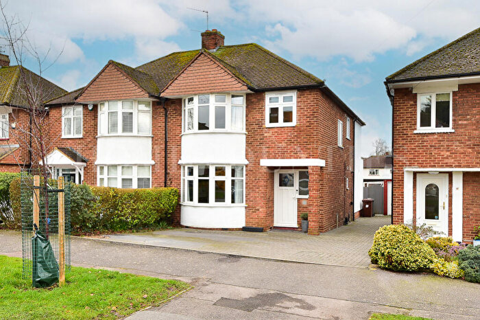 4 Bedroom Semi Detached House For Sale In Wroxham Gardens, Potters Bar, EN6