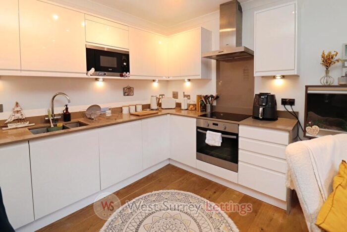 Studio To Rent In Globe House, West Byfleet, KT14