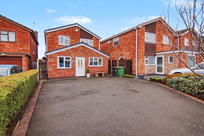 4 Bedroom Detached House For Sale In Ferndale Close, Nuneaton, CV11