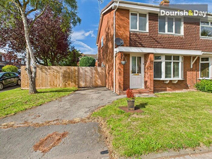 3 Bedroom Property For Sale In Brookhouse Way, Gnosall, ST20