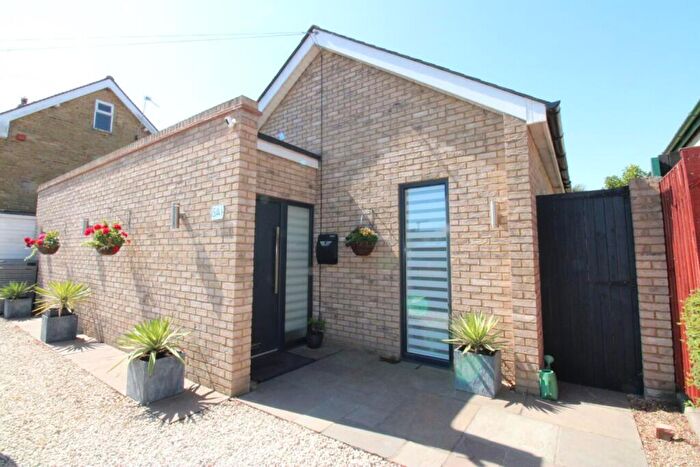 2 Bedroom Detached Bungalow For Sale In Ockendon Road, North Ockendon, Essex, RM14