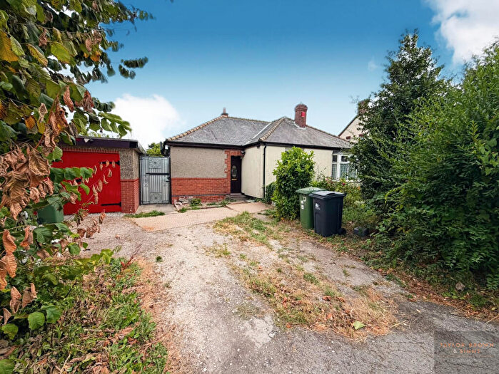 3 Bedroom Detached Bungalow For Sale In Codnor Denby Lane, Codnor, Ripley, Derbyshire, DE5