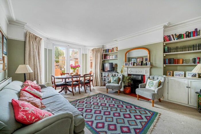 3 Bedroom Flat To Rent In St. Andrews Road, London, W14