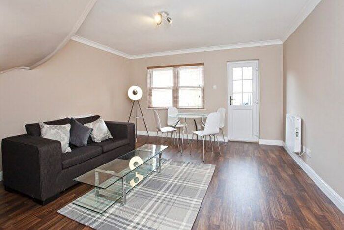 2 Bedroom Town House To Rent In Albion Street, York, YO1