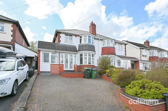 3 Bedroom Semi Detached House For Sale In Woodbourne Road, Bearwood, West Midlands, B67