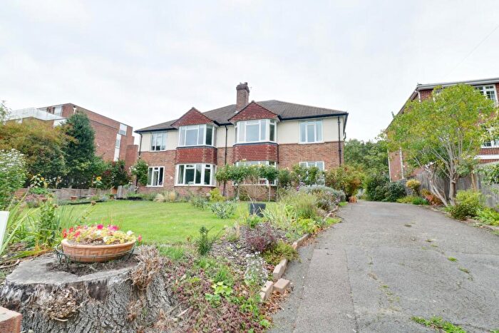 2 Bedroom Maisonette To Rent In Albemarle Road, BR3