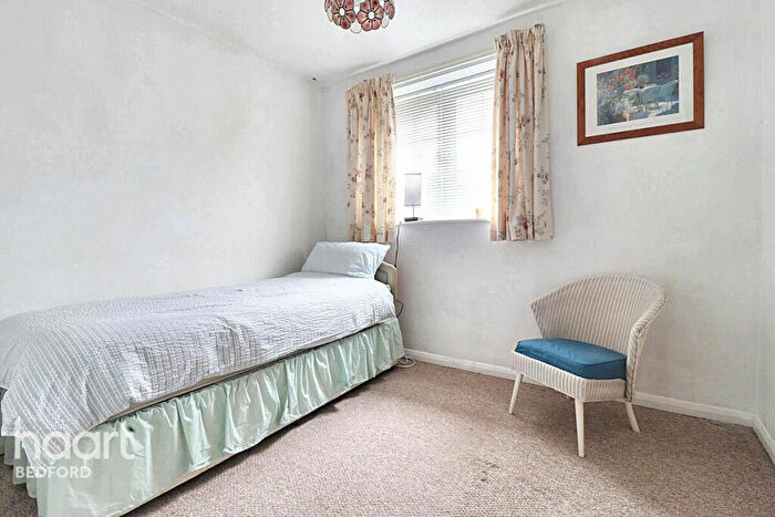 3 Bedroom End Of Terrace House For Sale In Huntsmans Way, Bedford, MK44