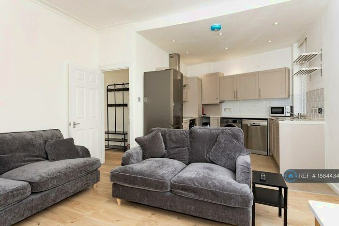 5 Bedroom Semi-Detached House To Rent In Stalbridge Avenue, Liverpool, L18