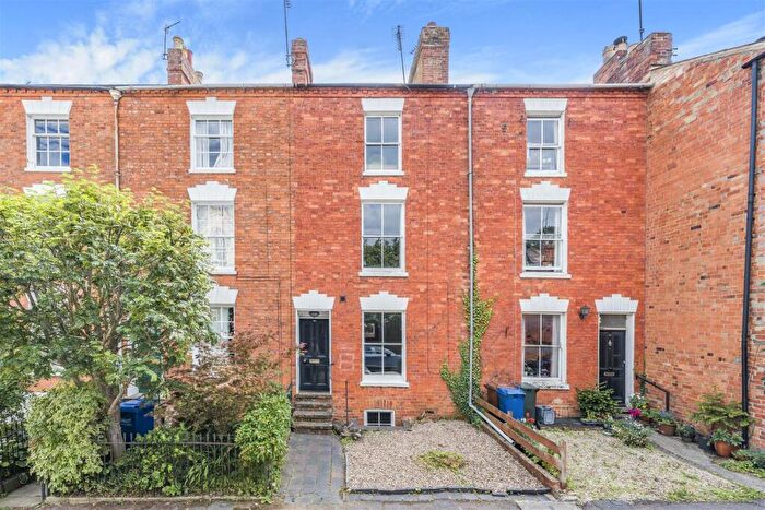 4 Bedroom Town House For Sale In Crouch Street, Banbury, OX16