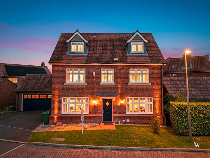 5 Bedroom Detached House For Sale In Douglas Close, Hartford, Northwich, CW8