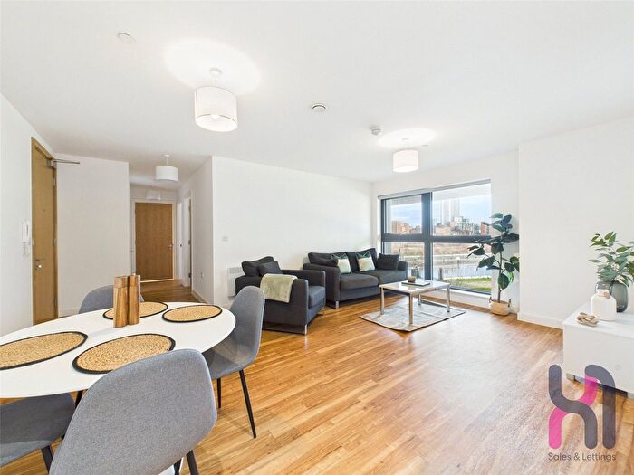 3 Bedroom Flat To Rent In Manchester Waters, Pomona Strand, Old Trafford, M16