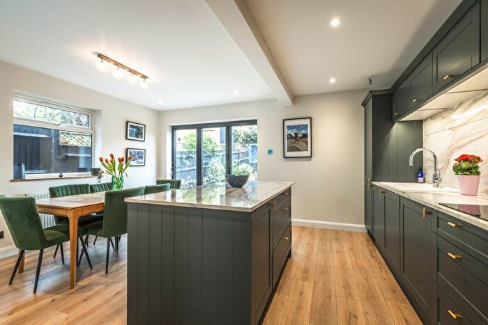 3 Bedroom Semi Detached House For Sale In Fernhurst Crescent, Southborough, Tunbridge Wells, TN4