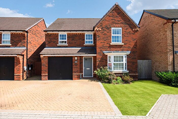 4 Bedroom Detached House For Sale In Magnus Grove, Fairfields, Milton Keynes, MK11