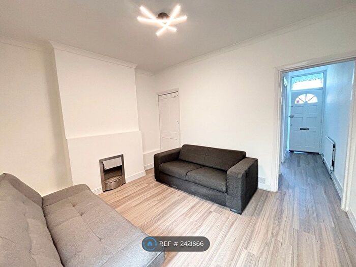 3 Bedroom Terraced House To Rent In Fawcett Road, Croydon, CR0