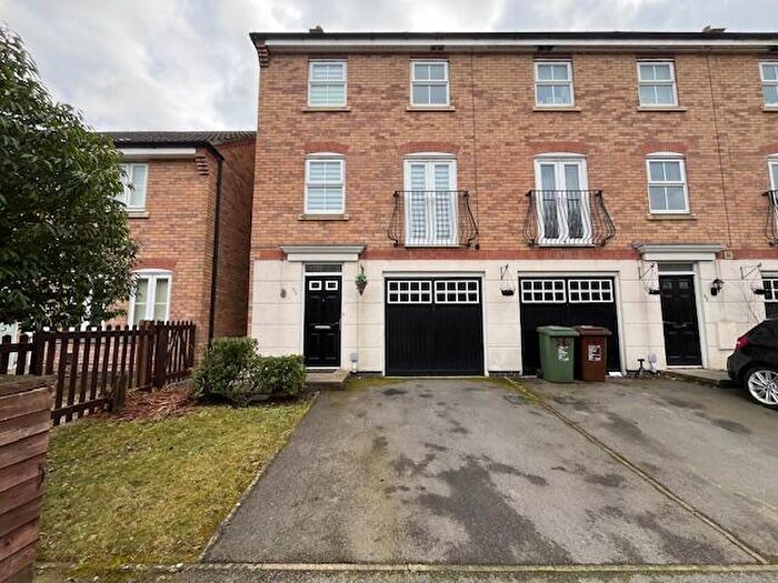 3 Bedroom House To Rent In Fieldfare Close, Corby, NN18