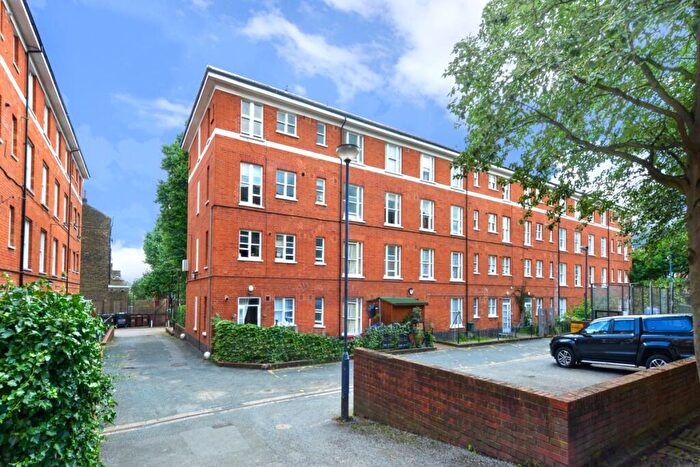 1 Bedroom Apartment To Rent In Highbury Grange, Highbury, London, N5