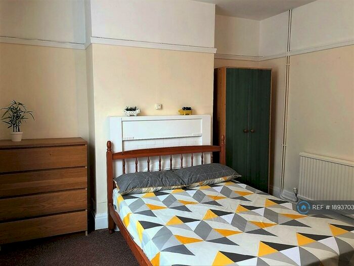 6 Bedroom Terraced House To Rent In Osmaston Street, Nottingham, NG7