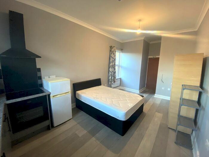 Studio To Rent In Lea Bridge Road, Leyton, London, E10