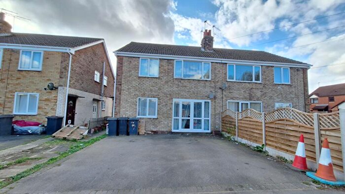 2 Bedroom Maisonette For Sale In Ramsden Avenue, Nuneaton, CV10