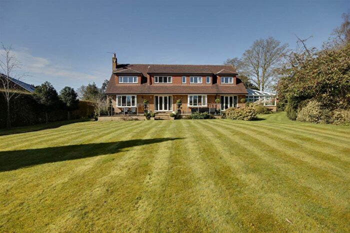 4 Bedroom Detached House For Sale In Off Kemp Road, Swanland, HU14