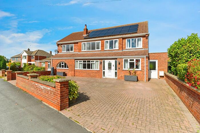 5 Bedroom Detached House For Sale In Cambridge Road, Stamford, PE9
