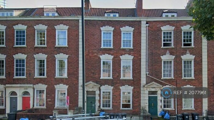 2 Bedroom Flat To Rent In Hotwell Road, Bristol, BS8