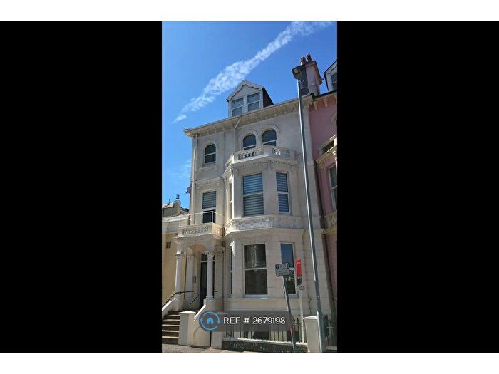 1 Bedroom Flat To Rent In Alban Court, Eastbourne, BN21