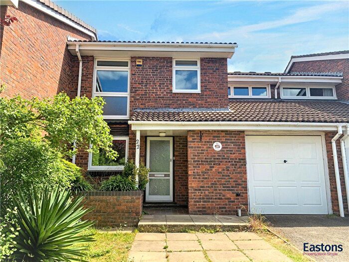 5 Bedroom Terraced House For Sale In Hillcrest Close, Epsom, KT18