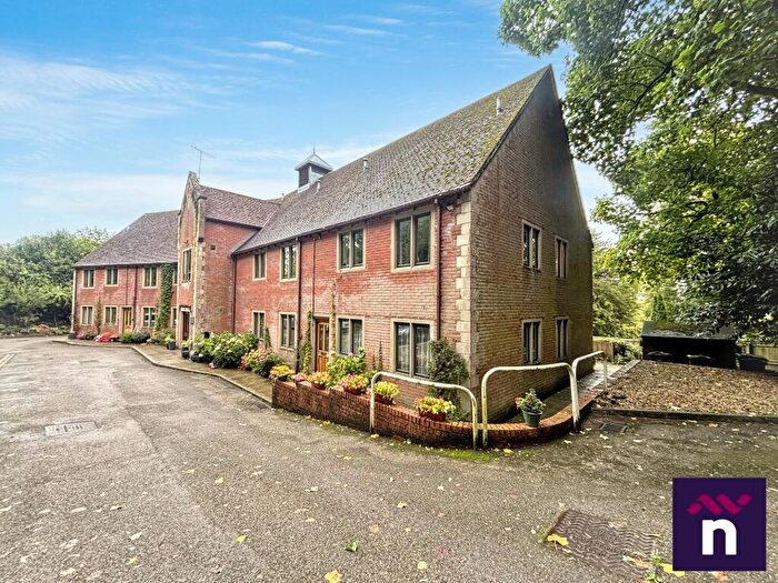 2 Bedroom Flat For Sale In Waldron Court, Warminster, BA12