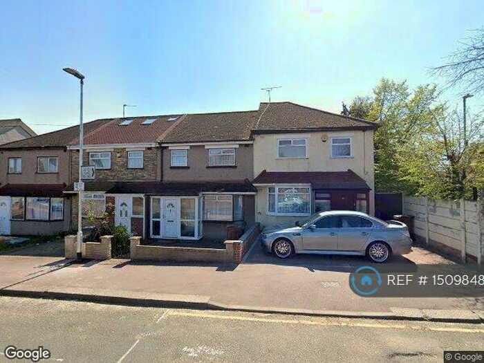 3 Bedroom Terraced House To Rent In Bed Terrace House, London, RM10