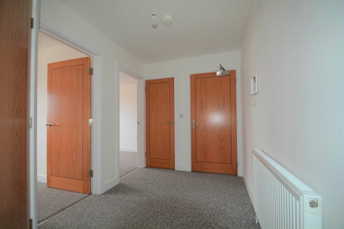 2 Bedroom Flat To Rent In 1 Winchester Park Road, Sandown PO36