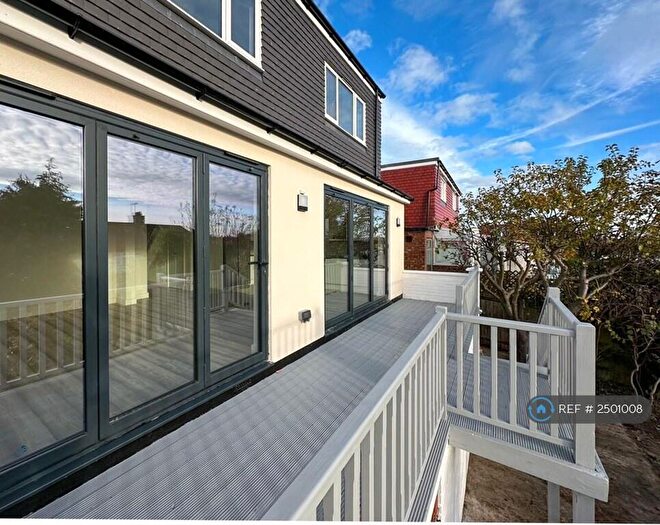 4 Bedroom Semi-Detached House To Rent In Eversleigh Road, Barnet, EN5