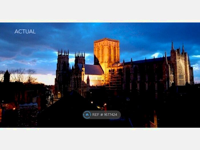 2 Bedroom Flat To Rent In Goodramgate, York, YO1
