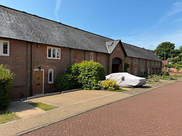 3 Bedroom Terraced House For Sale In Rickyard Close, Whitchurch, HP22