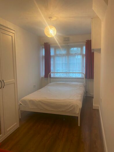 1 Bedroom Flat To Rent In Cannon Lane, Pinner, HA5