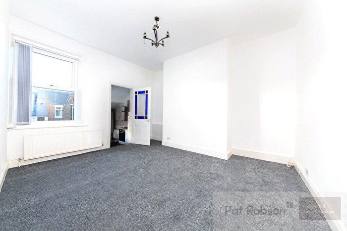 2 Bedroom Apartment For Sale In Simonside Terrace, Heaton, Newcastle Upon Tyne, NE6
