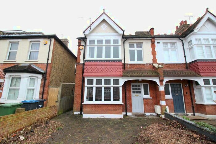 3 Bedroom End Of Terrace House To Rent In Coombe Gardens, New Malden, London, KT3