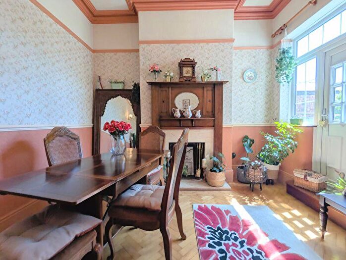 4 Bedroom Semi-Detached House To Rent In Golf Open - Manchester Road, Southport - Sleeps, PR9