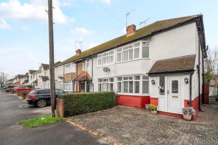 3 Bedroom End Of Terrace House For Sale In Forest Road, Windsor, SL4