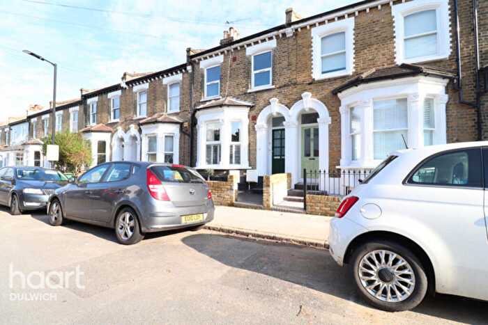 1 Bedroom Flat For Sale In Ulverscroft Road, London, SE22