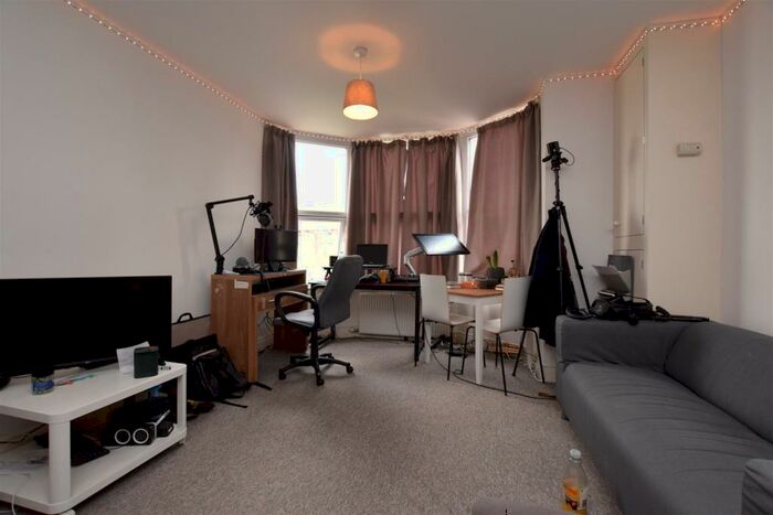 1 Bedroom Flat To Rent In Sunny Gardens Road, London, NW4