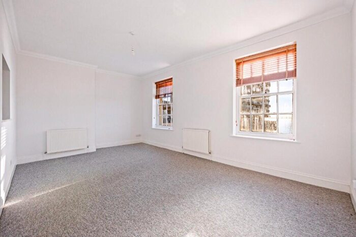 2 Bedroom Flat To Rent In Cavendish Place, BN1