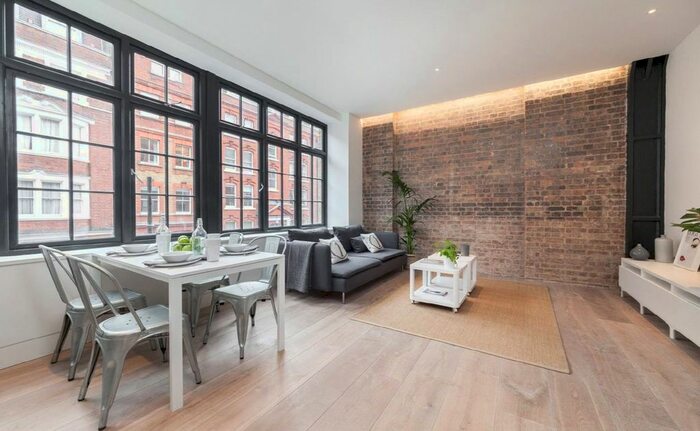 2 Bedroom Flat To Rent In Great Titchfield Street, Fitzrovia, London, W1W