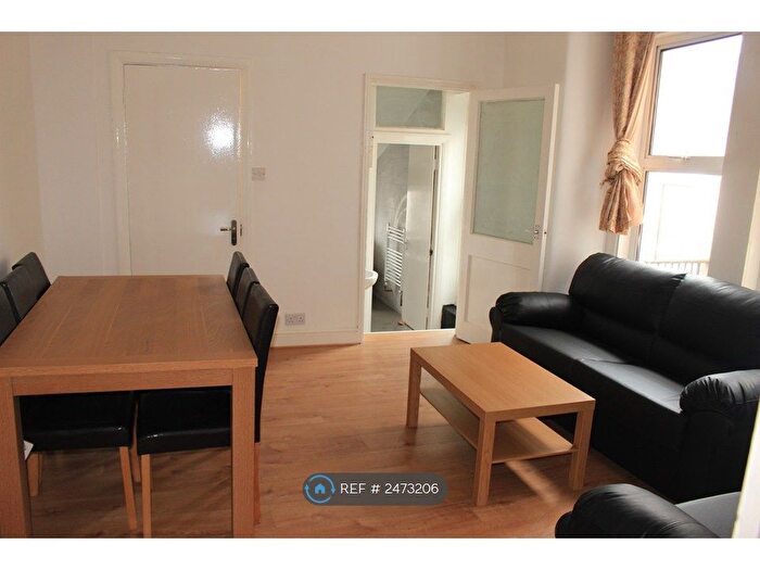 5 Bedroom Flat To Rent In Coverton Road, London, SW17