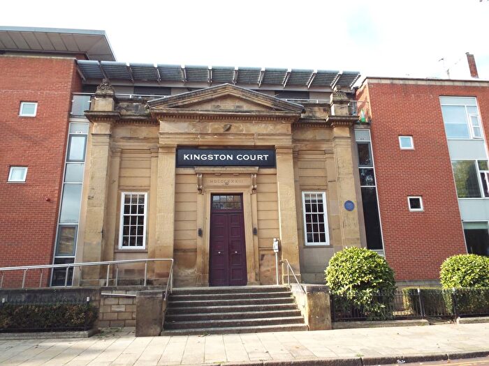 2 Bedroom Penthouse To Rent In Flat, Kingston Square, HU2