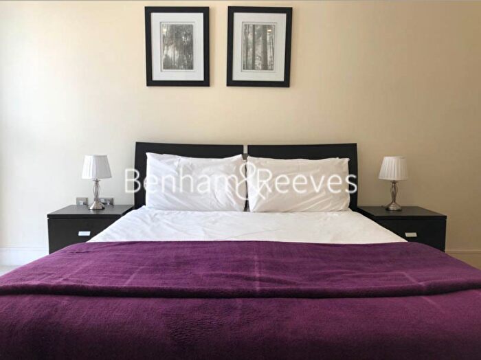 1 Bedroom Flat To Rent In Lanterns Way, London, E14