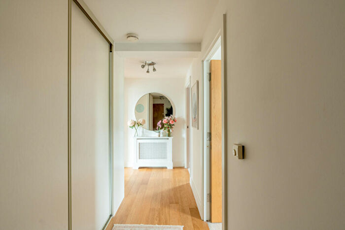 2 Bedroom Apartment For Sale In Upper Belgrave Road, Clifton, Bristol, BS8