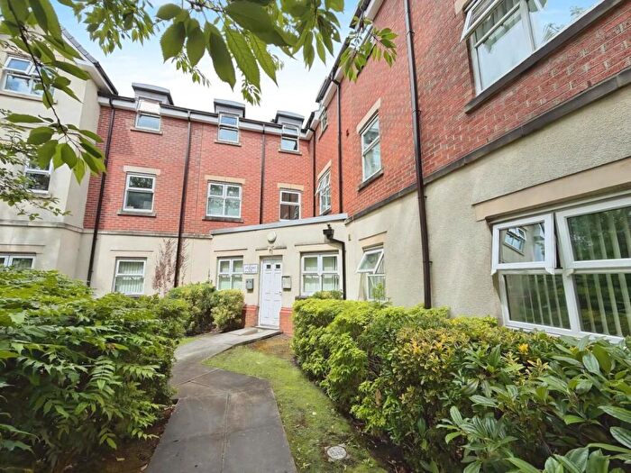 2 Bedroom Apartment For Sale In New Belvedere Close, Manchester, M32