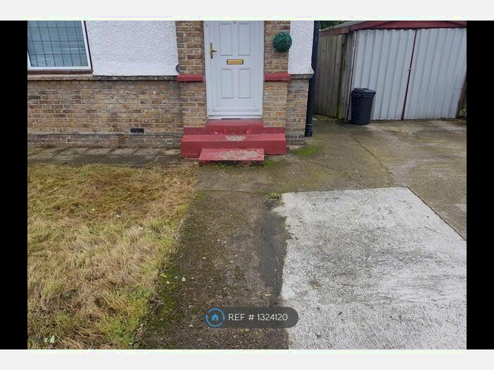 3 Bedroom Semi-Detached House To Rent In St Martins Road, West Drayton UB7